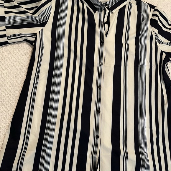 Summer dress shirt. - Picture 2 of 2